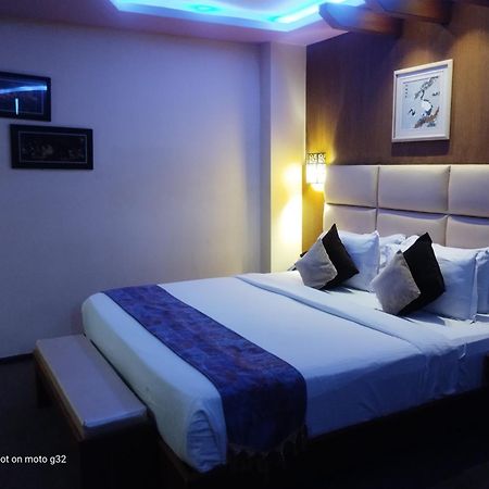 Dolphin Chocolate Inn Chandannagar Luaran gambar