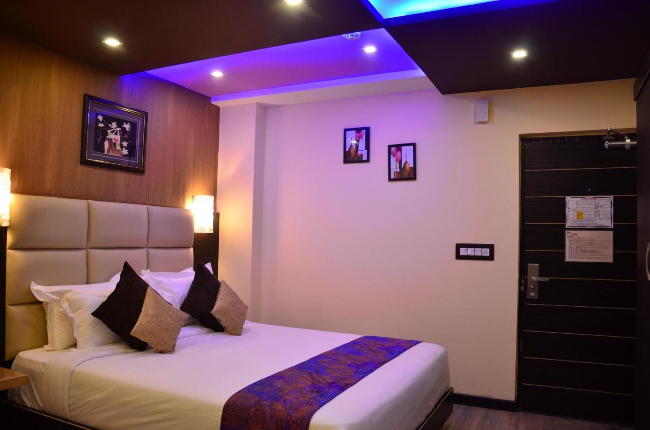 Dolphin Chocolate Inn Chandannagar Luaran gambar