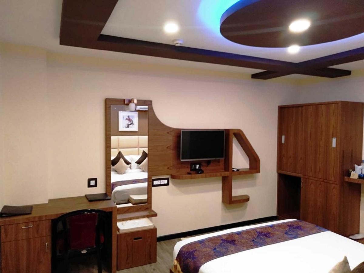 Dolphin Chocolate Inn Chandannagar Luaran gambar