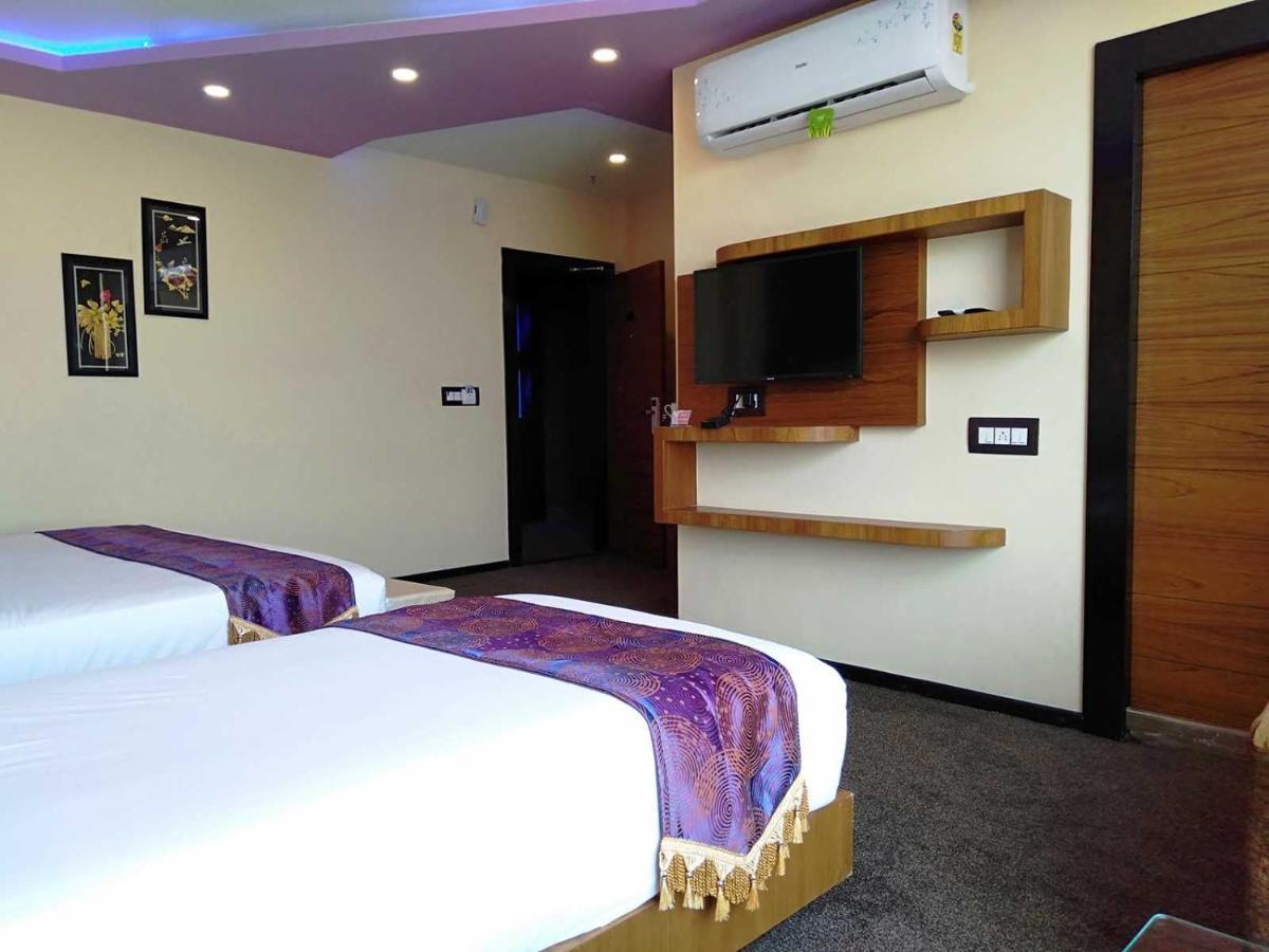 Dolphin Chocolate Inn Chandannagar Luaran gambar