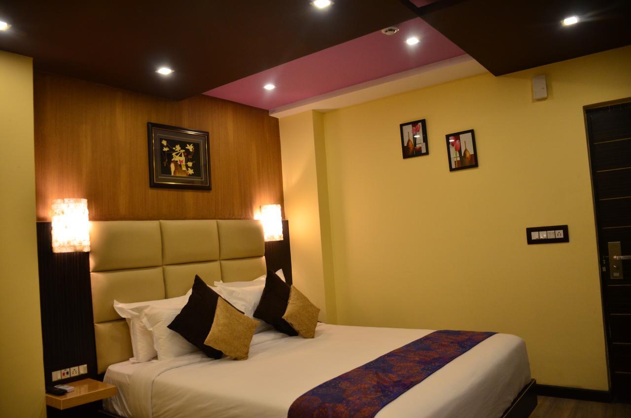 Dolphin Chocolate Inn Chandannagar Luaran gambar