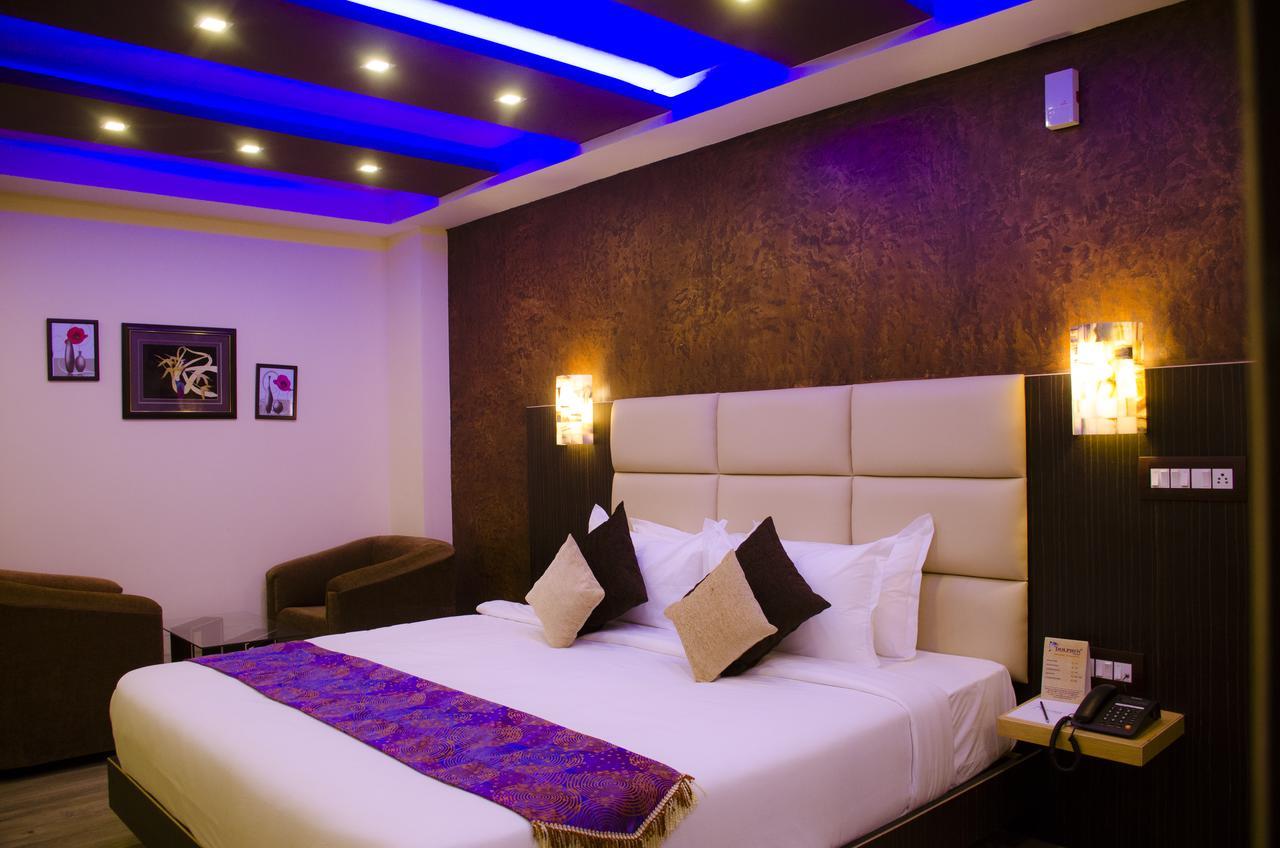 Dolphin Chocolate Inn Chandannagar Luaran gambar
