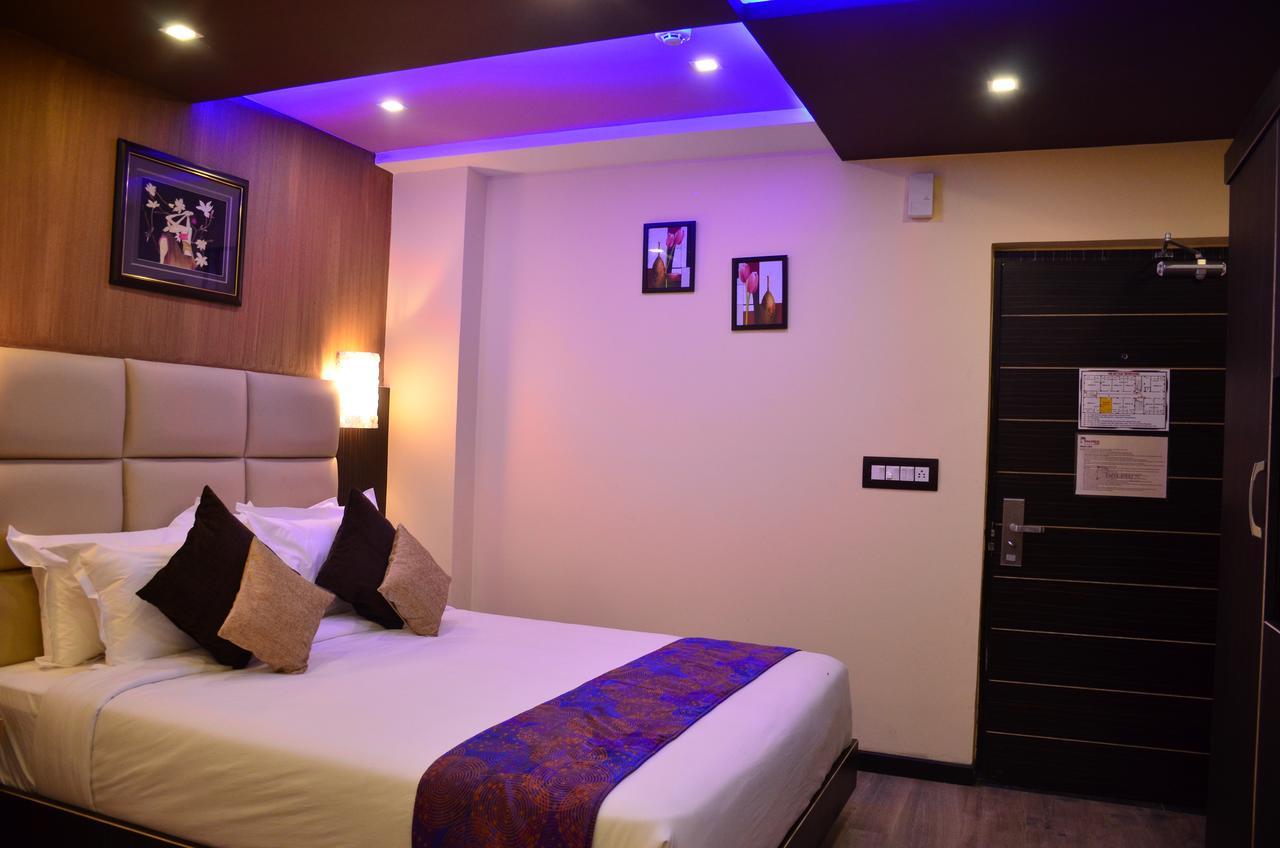 Dolphin Chocolate Inn Chandannagar Luaran gambar