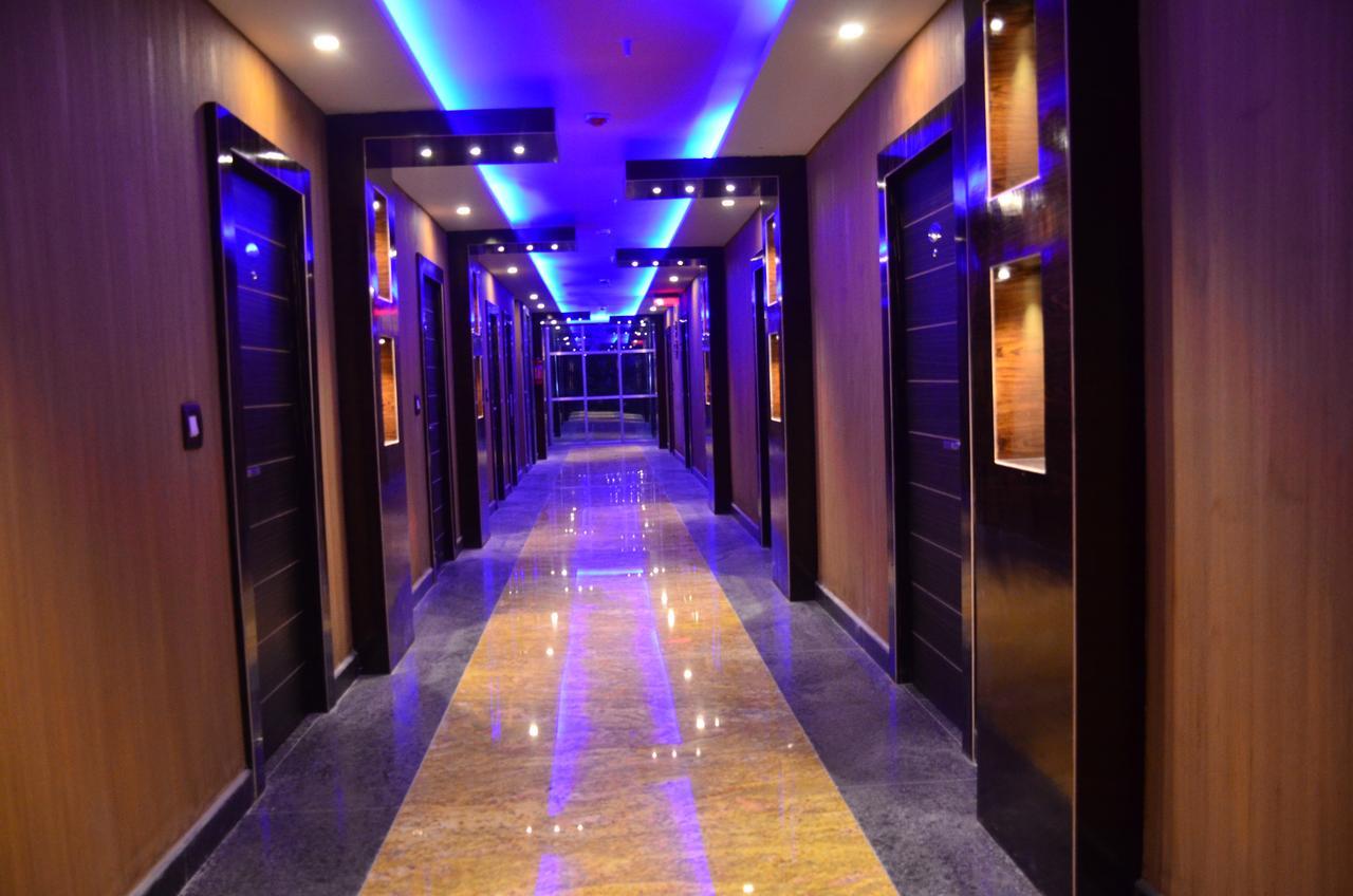 Dolphin Chocolate Inn Chandannagar Luaran gambar