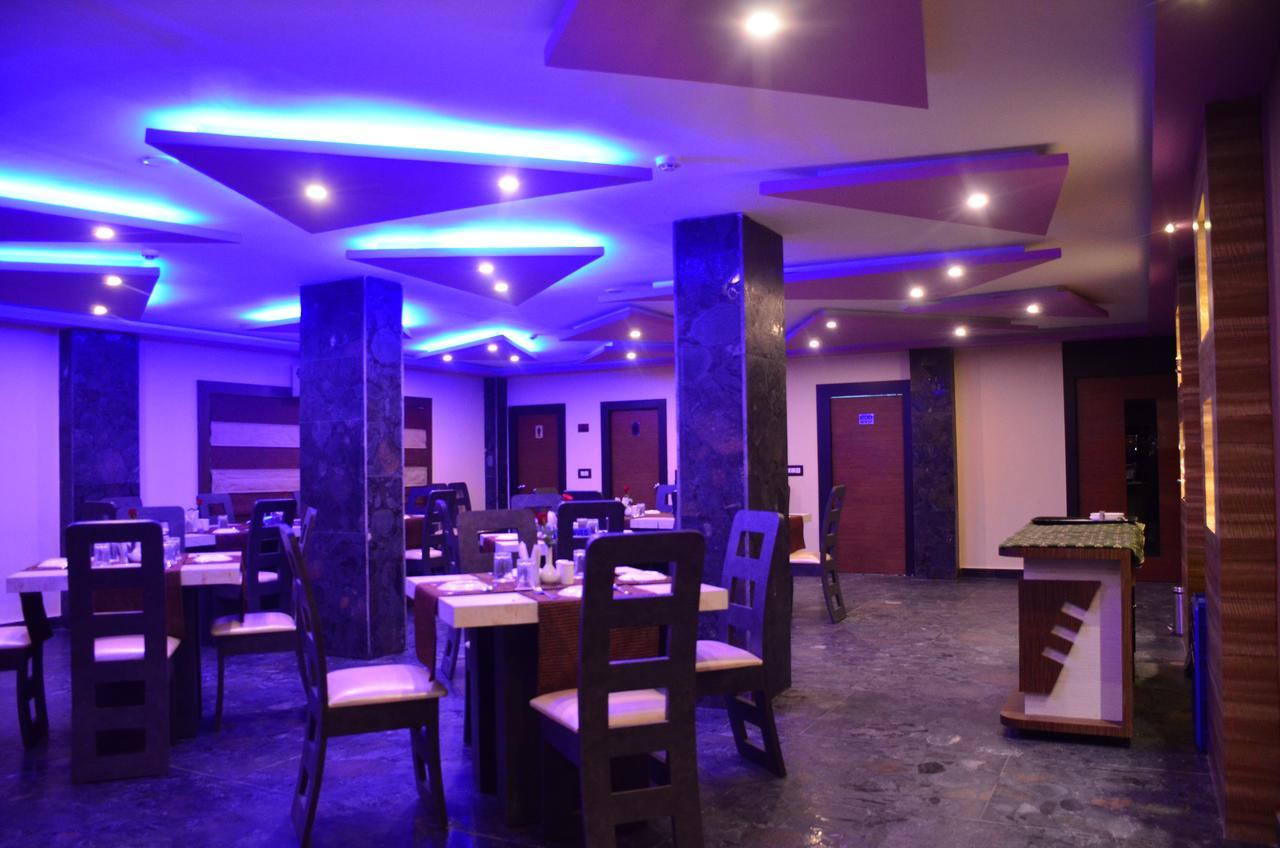 Dolphin Chocolate Inn Chandannagar Luaran gambar