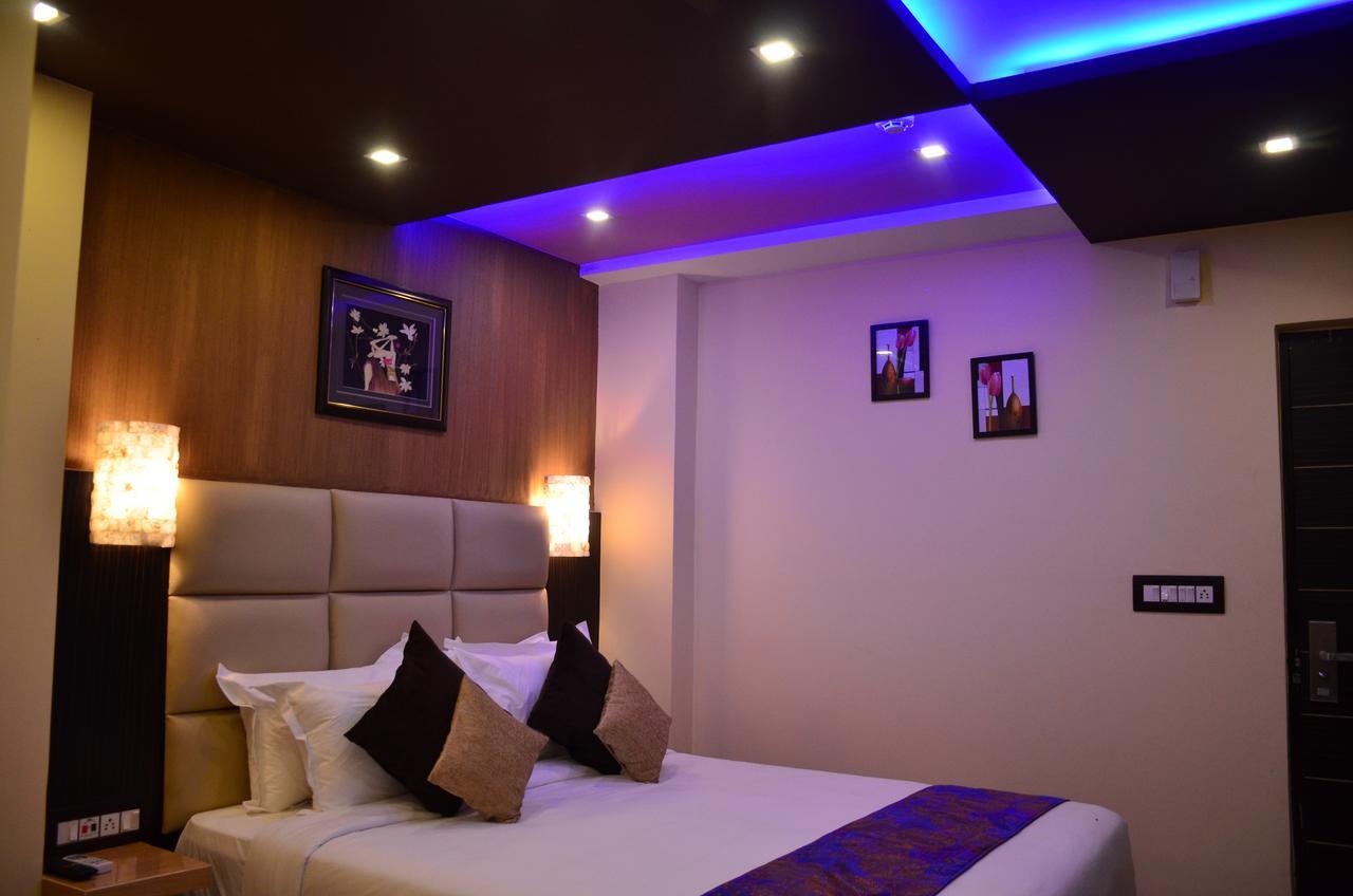 Dolphin Chocolate Inn Chandannagar Luaran gambar