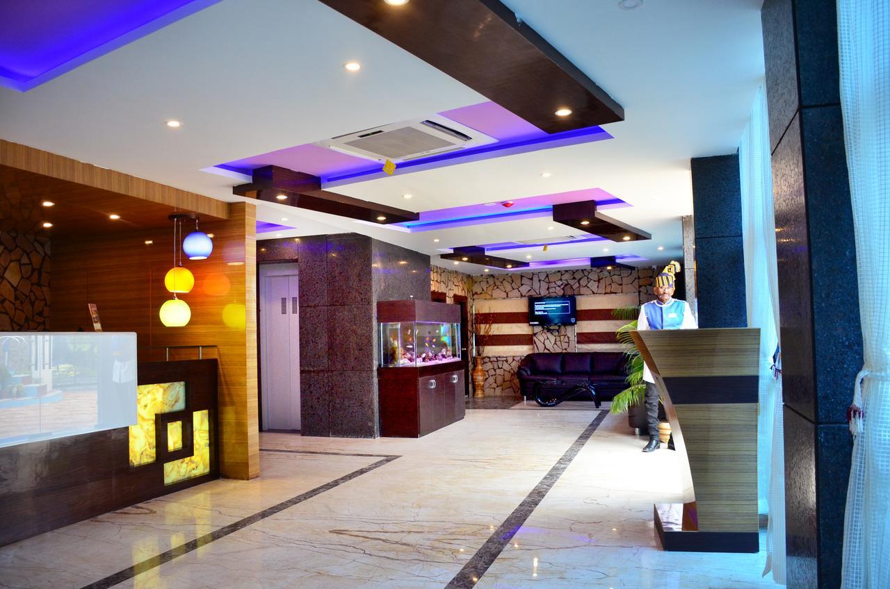 Dolphin Chocolate Inn Chandannagar Luaran gambar
