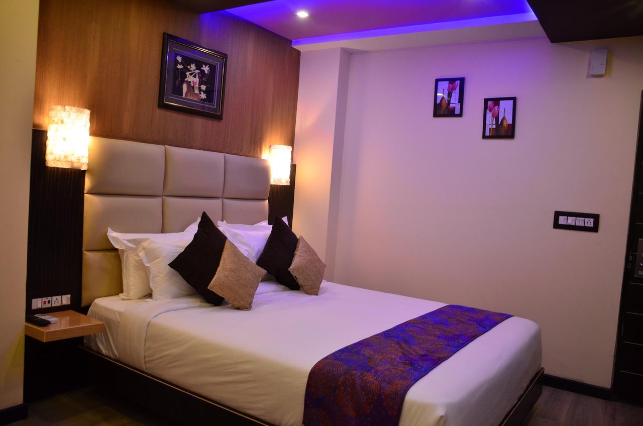 Dolphin Chocolate Inn Chandannagar Luaran gambar